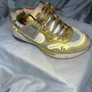 Gucci Ultrapace Sneakers In Gold 7